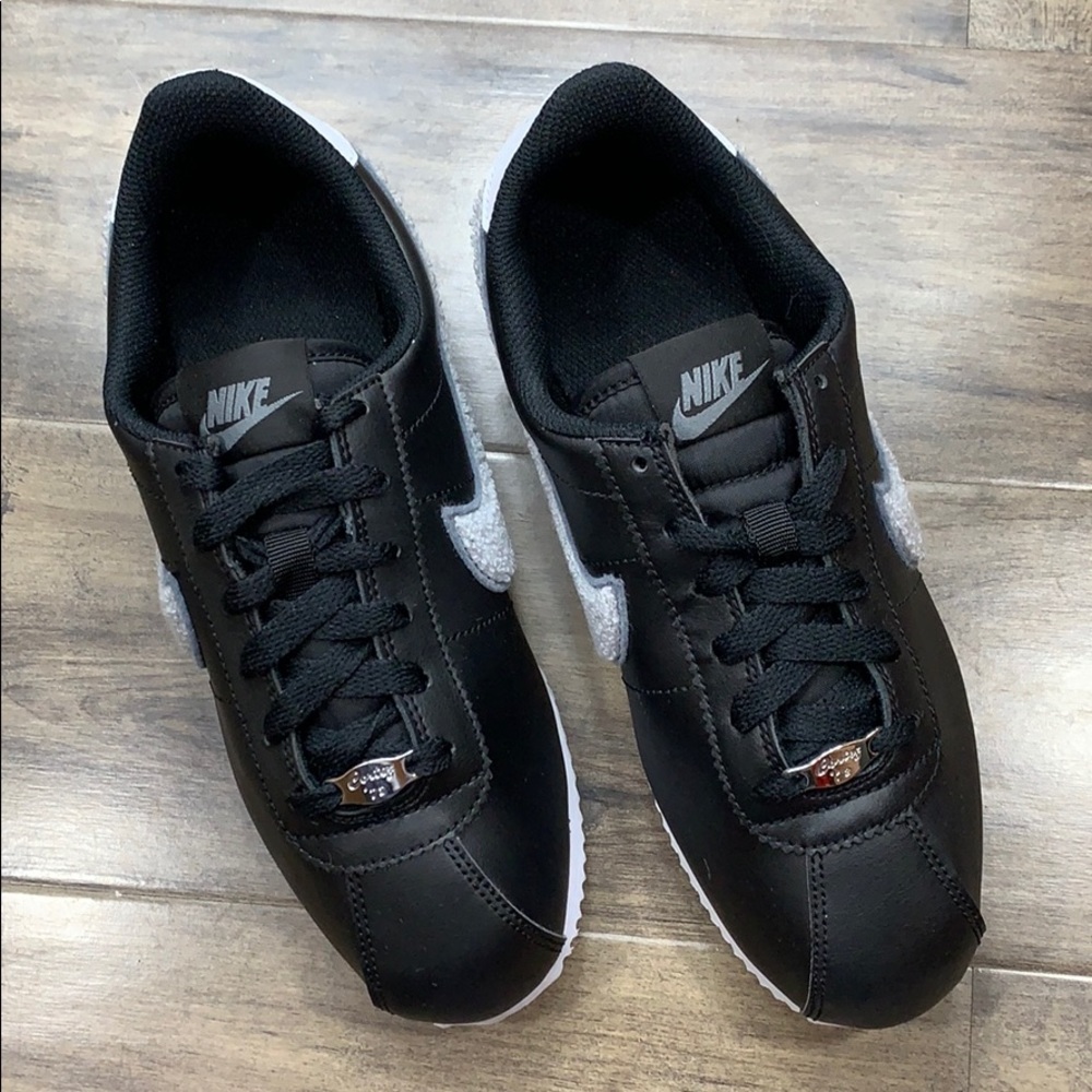 NIKE CORTEZ BASIC LTR SE (GS) - Picture 2 of 16